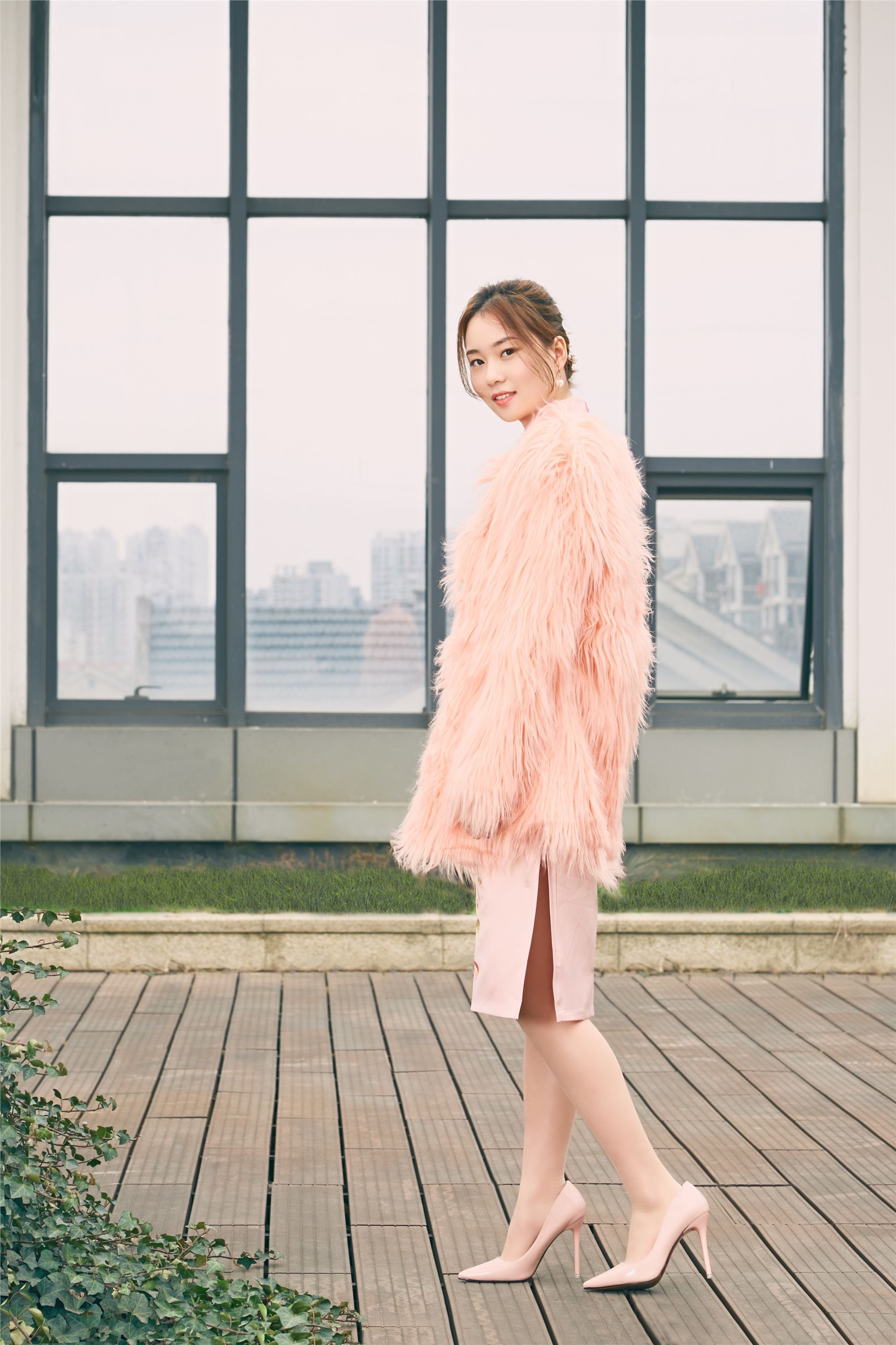 奈丝写真 NO.079 露露-捋捋被风吹乱的秀发